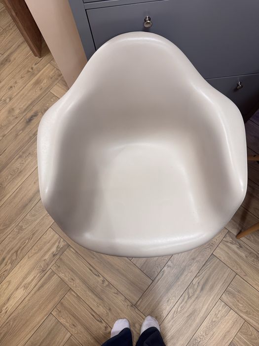 Komplet krzeseł w stylu nowoczesnym