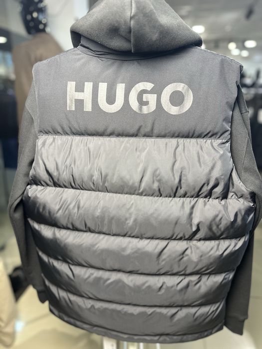 Чоловічий спортивний  Костюм  та безрукаака Hugo