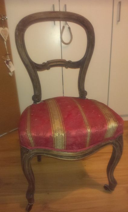 Krzesło stare, sprężyny Ludwik, rzeźbione