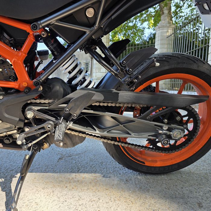 Ktm duke 125  - bluetooth