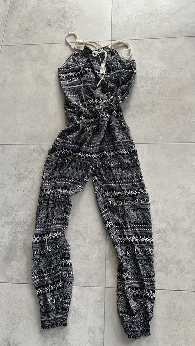 Kombinezon rozmiar uniwersalny