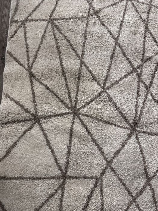 Carpete quarto perola e castanho