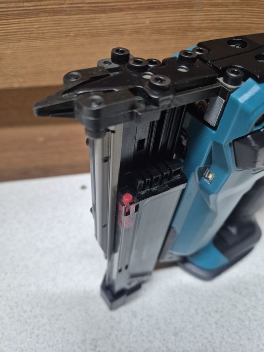 Makita Sztyfciarka/Gwoździarka DPT353 Orginał! F55