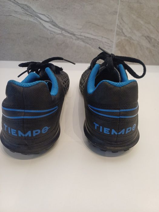 Buty piłkarskie Nike Tiempo roz. 37.5