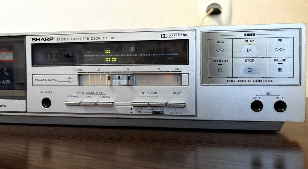 Sharp Rt 300 Japan Stereo Cassette Tape Deck: 1 750 грн. - Магнітоли та ...