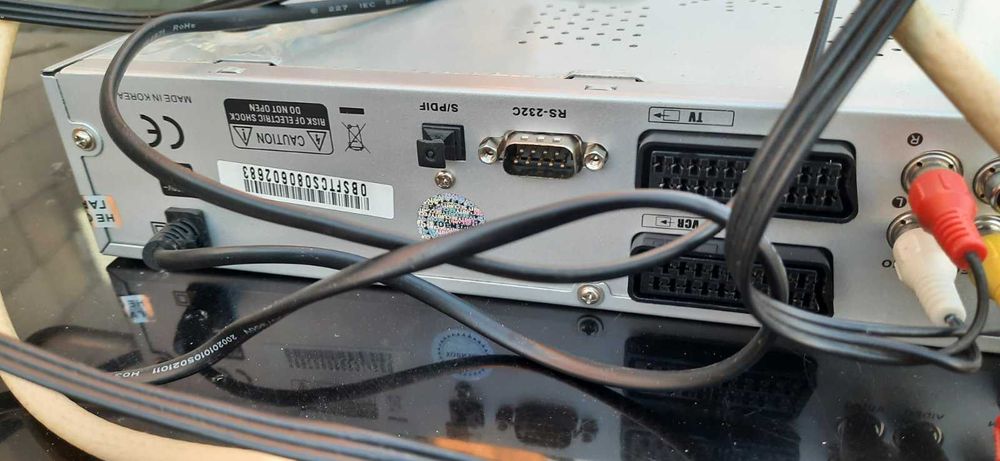 Тюнер спутниковый OPENBOX Made in Korea в идеал состоянии с проводами
