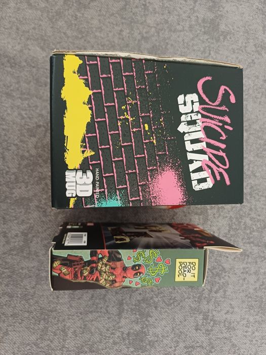 Conjunto de artigos Marvel e DC