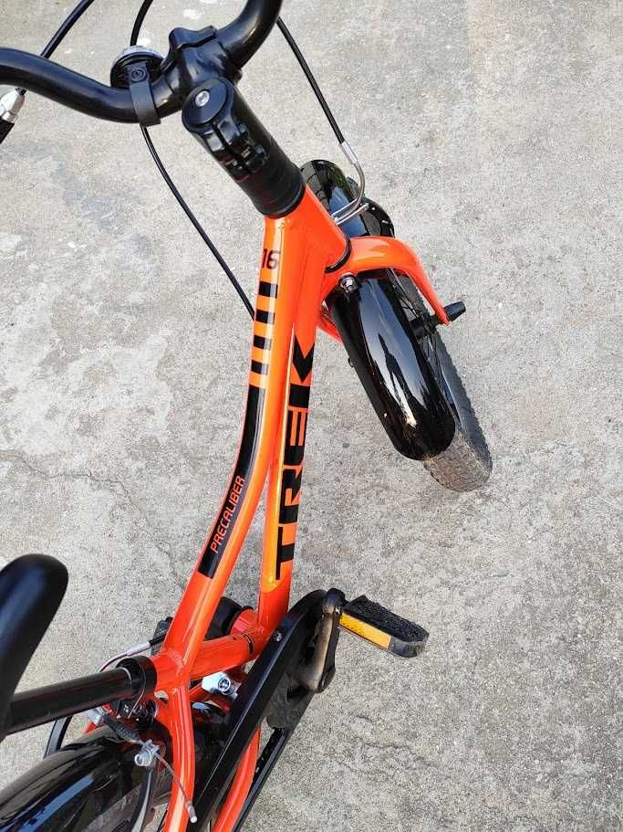 トレック　『PRECALIBER 16』　orange Trek Precaliber 16 Inch Free Wheel Kids Bike 2022 in Orange