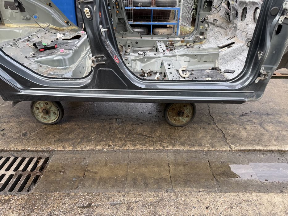 Próg Mazda 2 DE lewy prawy Mazda II słupek