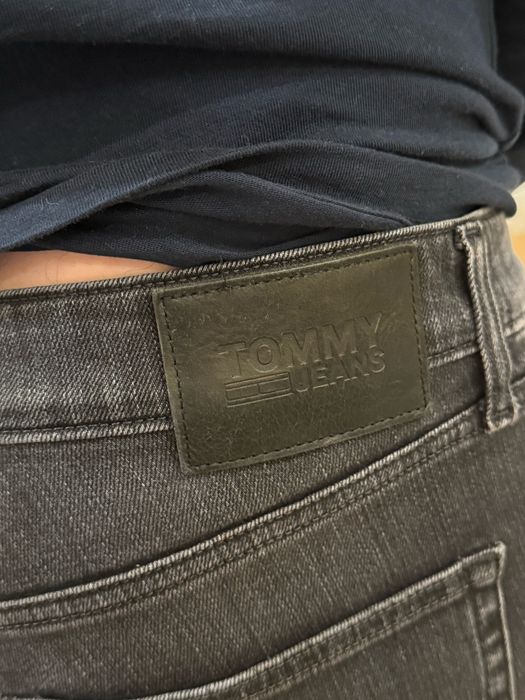 Продам чоловічі чорні джинси tommy jeans оригінал