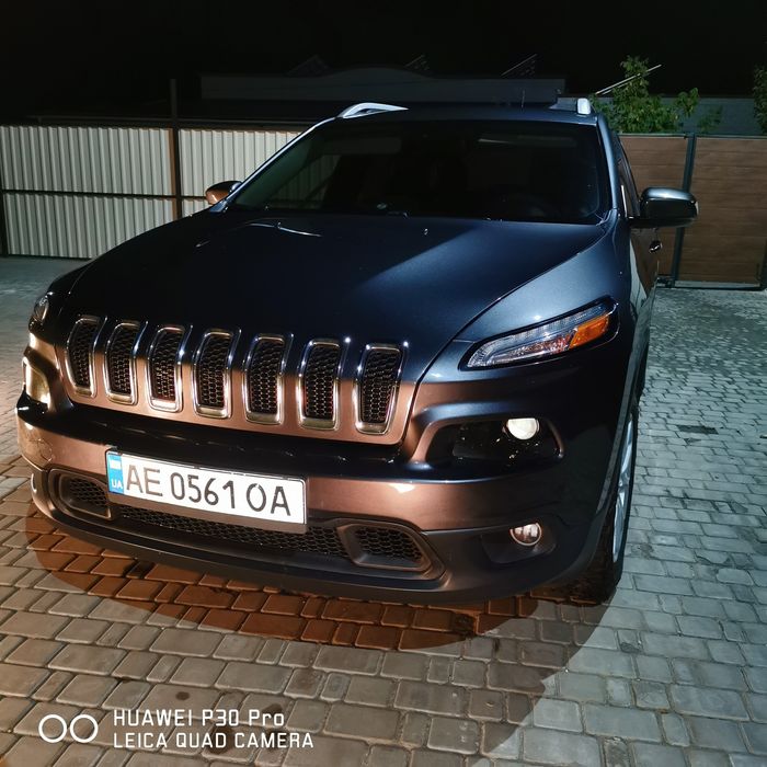 Jeep cherokee повний привід