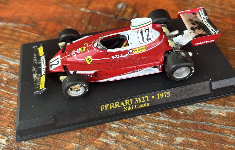 Carros miniatura ferrari