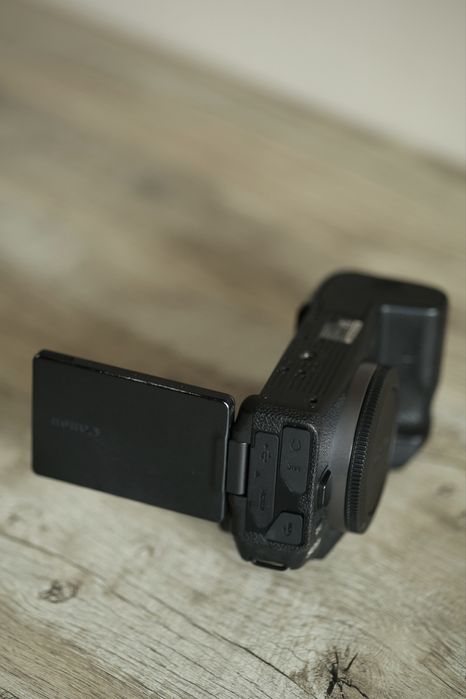 Canon EOS R8 body