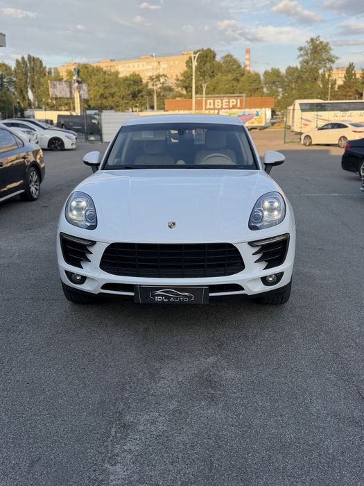 Продам гарний Porshe Macan стан 10 з 10 торг або обмін