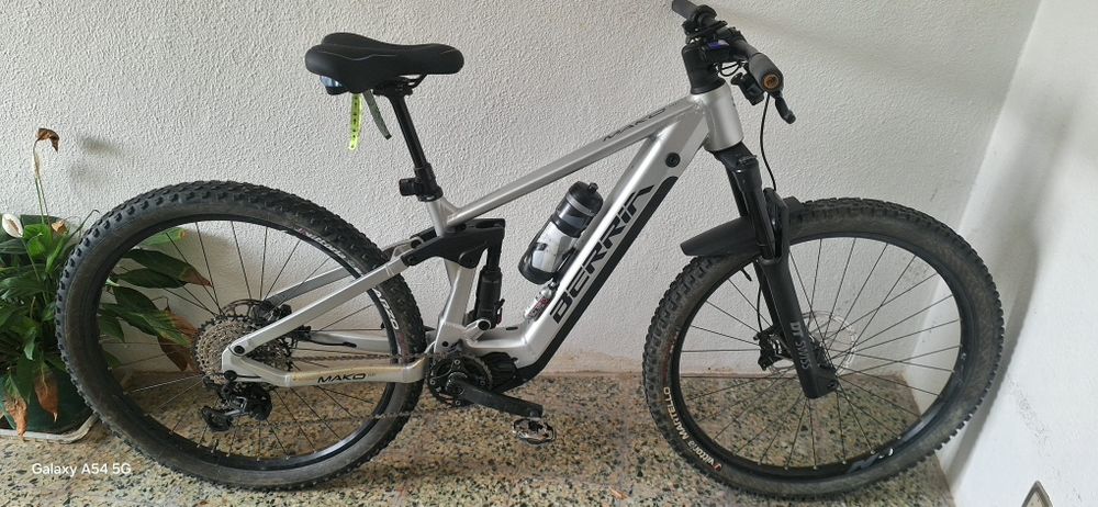 Duas bicicletas para venda