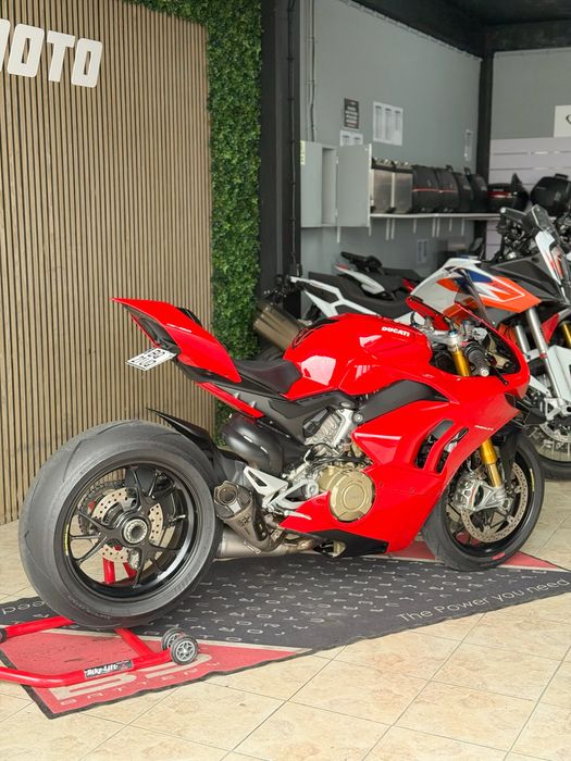Ducati Panigale V4S
