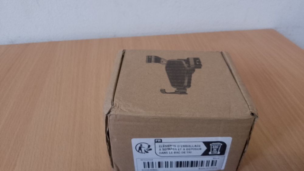 Uchwyt samochodowy na smartfona