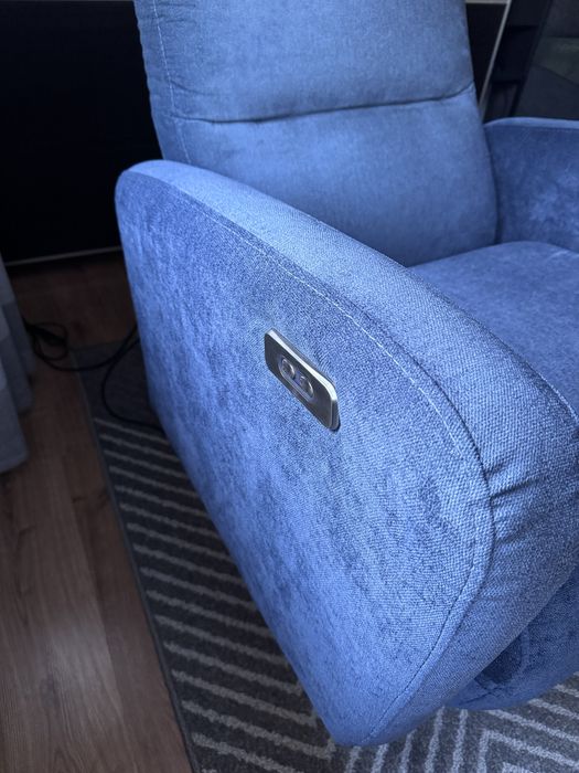 Fotel z funkcja relax (zasilany elektrycznie)