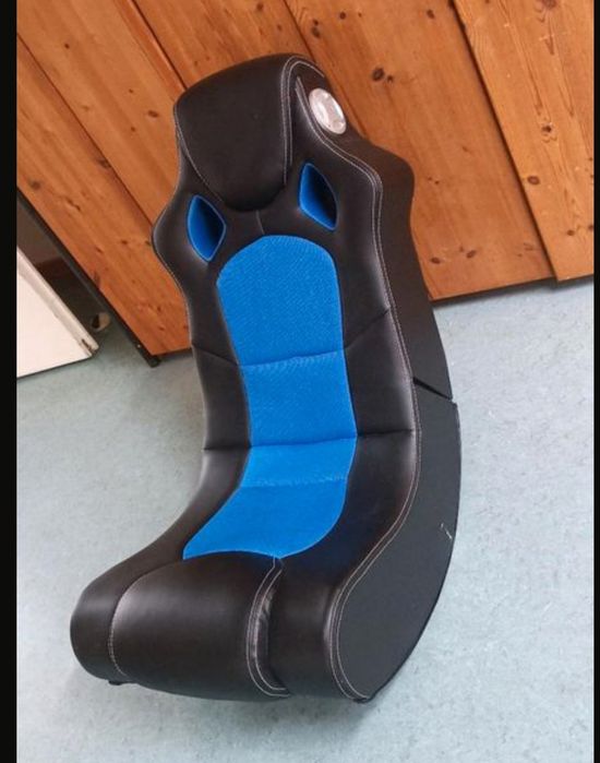 Геймерське крісло-качалка з аудіосистемою для ігор та релаксу