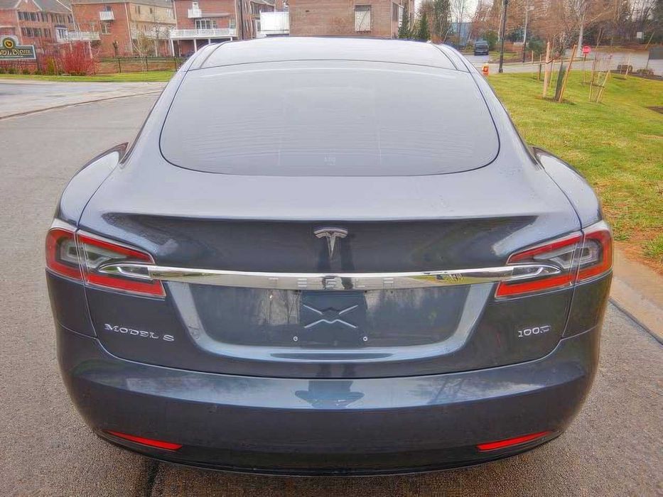Tesla Model S 90D      2017