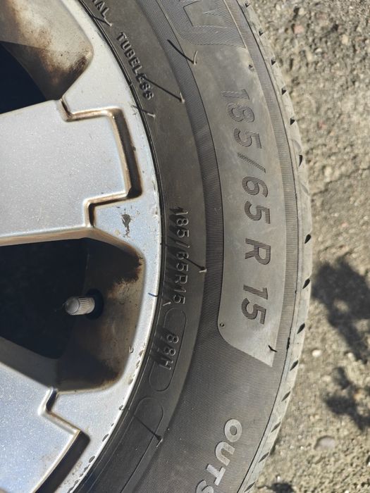 Komplet opon z alufelgami Michelin