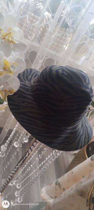Piękny kapelusz 100%wool