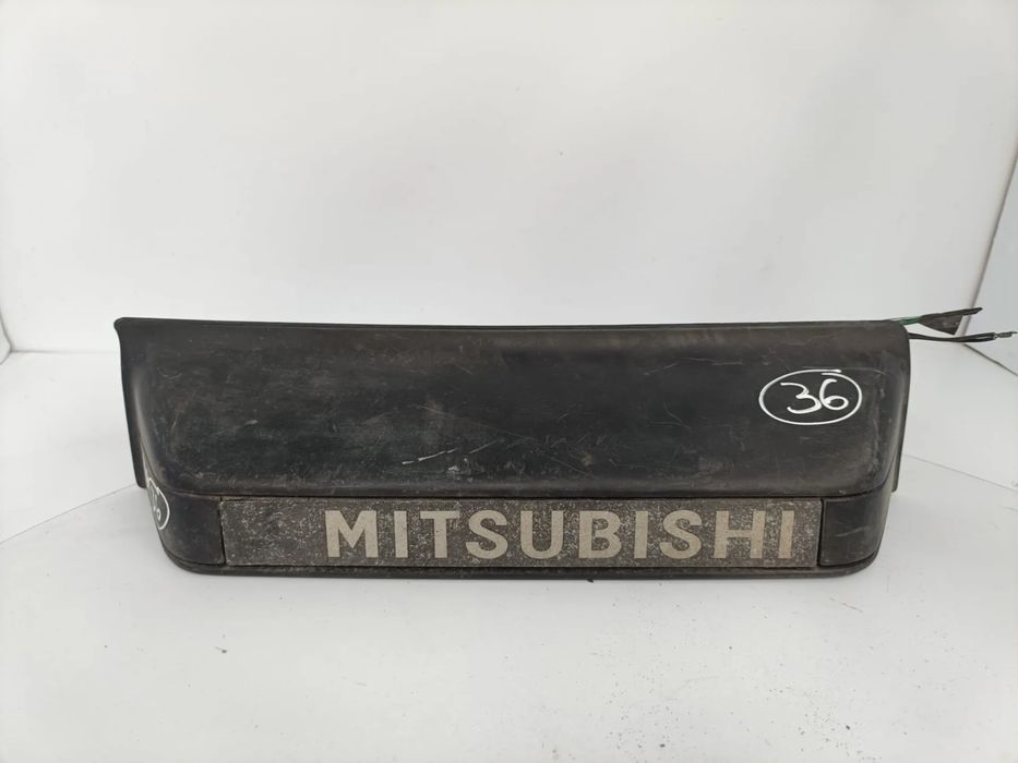 Friso tampa mala / régua luzes matricula MITSUBISHI Pajero Classic (V2