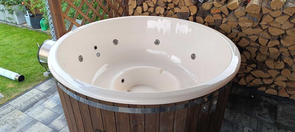 Balie ogrodowe z piecem na drewno, jacuzzi ogrodowe. Dostępne od ręki