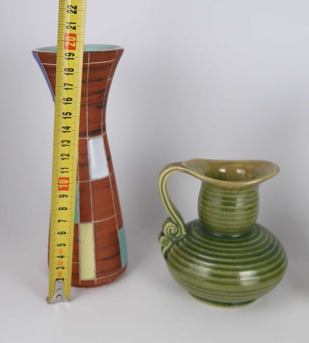 Conjunto de Jarras Modernistas