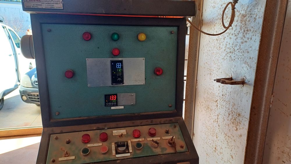 Reparação e manutenção de fornos e muflas eléctricas