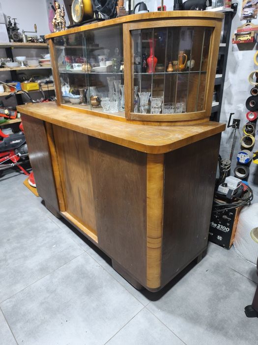 Kredens Art Deco lata 50. PRL – oryginalny, witryna, gięte szyby
