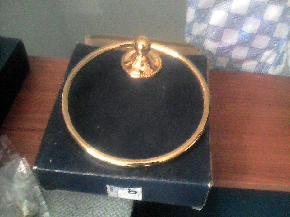 toalheiro  e acessórios  de casa de banho