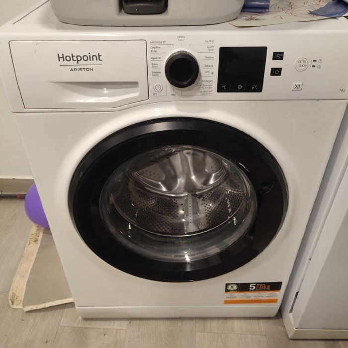 Máquina de Lavar Hotpoint Ariston 7kg - Para Peças/Reparação