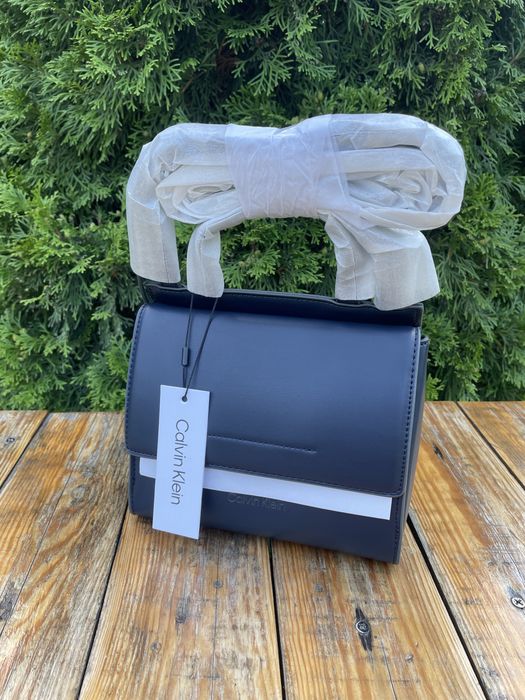 Новая сумка calvin klein (ck Elemental Crossbody Bag ) с Америки