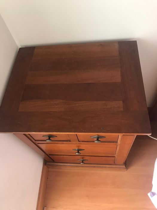 Mesa de Cabeceira em Cerejeira