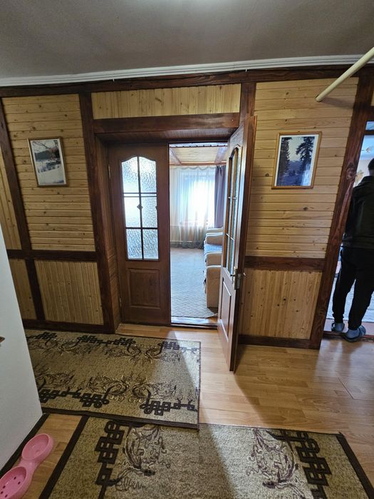 Продам 3 кімнатну квартиру будинок село Яблуниця поруч Буковель.