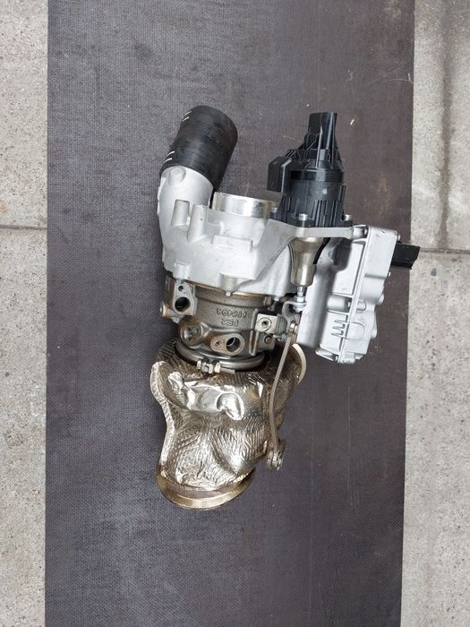 NOWA ORYGINALNA Mercedes 63 AMG C klasa 206 turbo turbina m 139