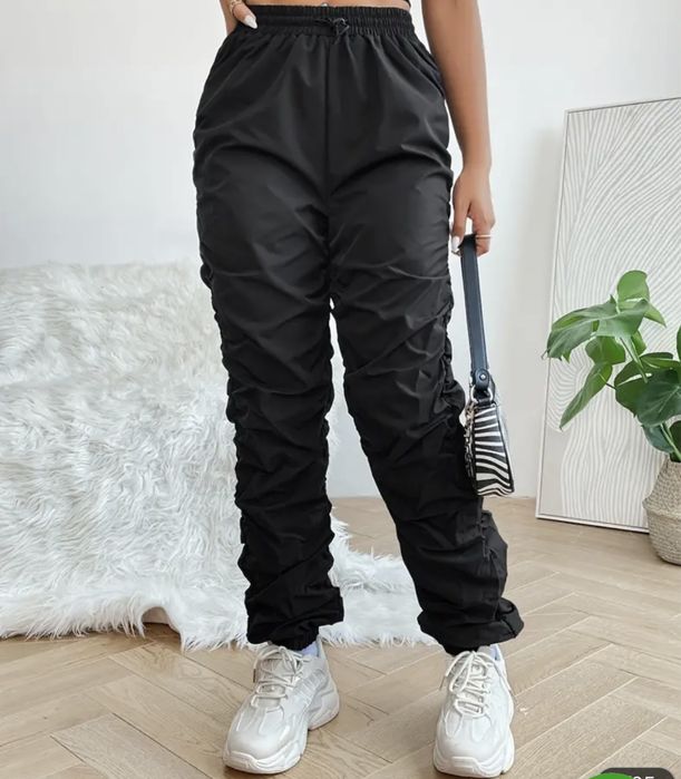 Стильні штани з французькими рюшами