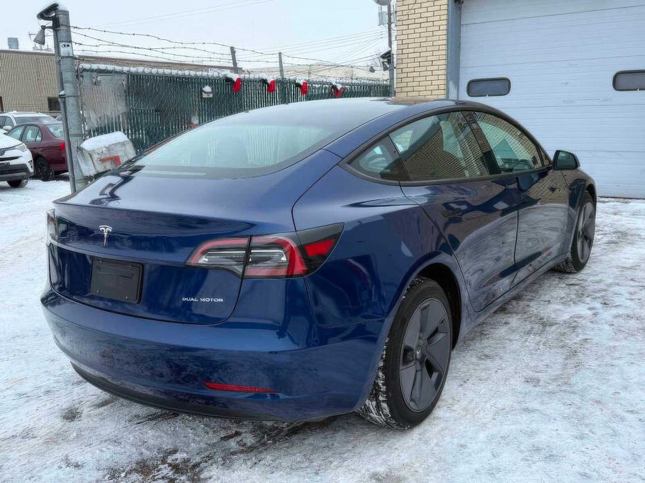 Tesla Model 3 Long Range      2023