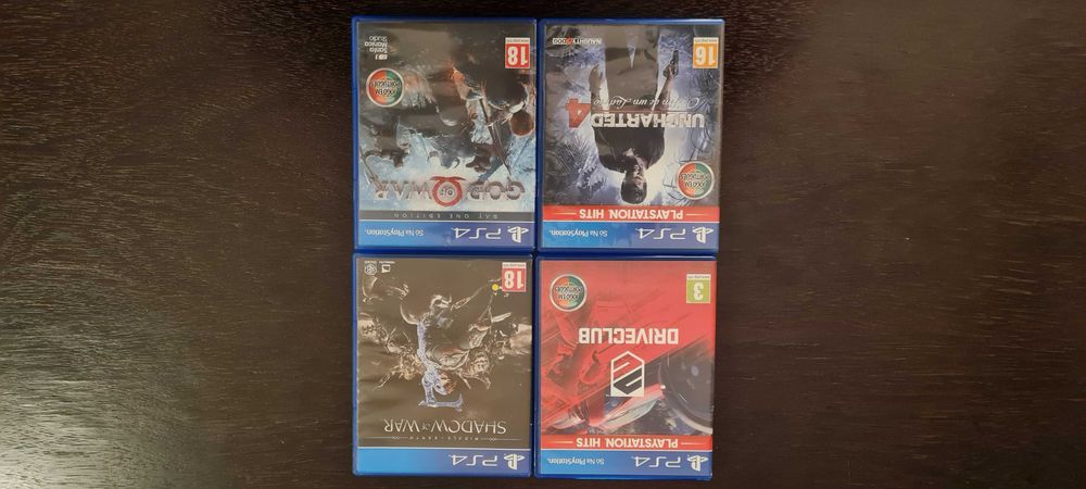 PS4 Pro (1 TB) com Comando e 4 Jogos