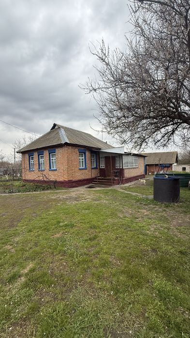 Продам  чудовий будинок в м . Носівка