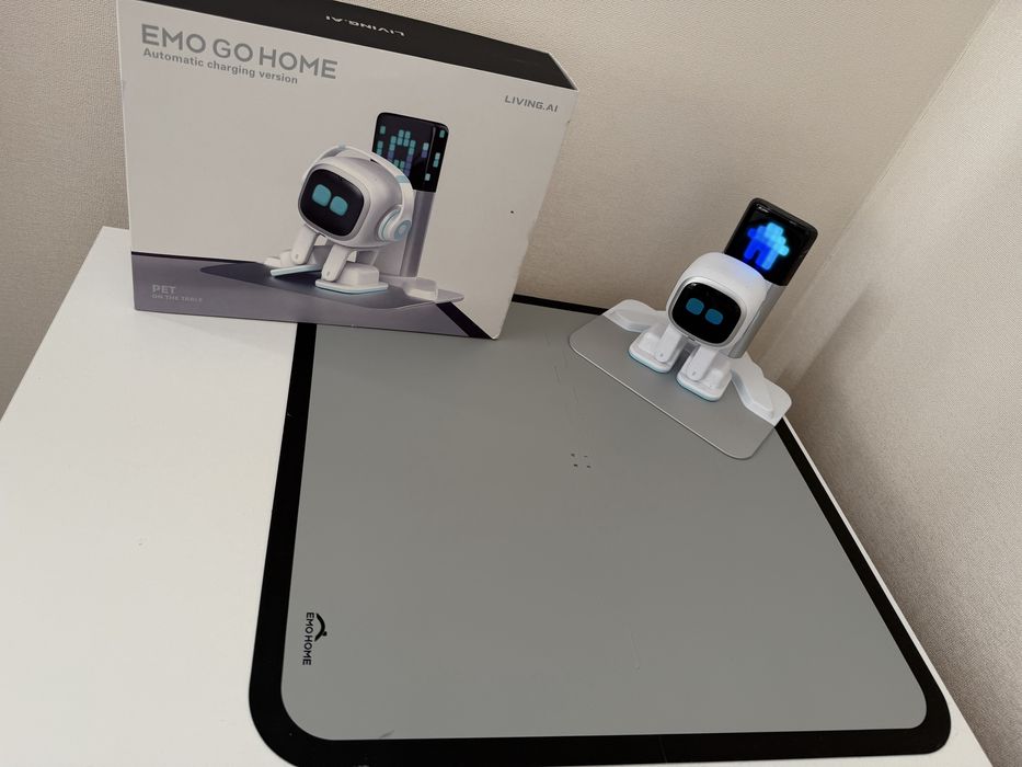 Робот EMO GO HOME