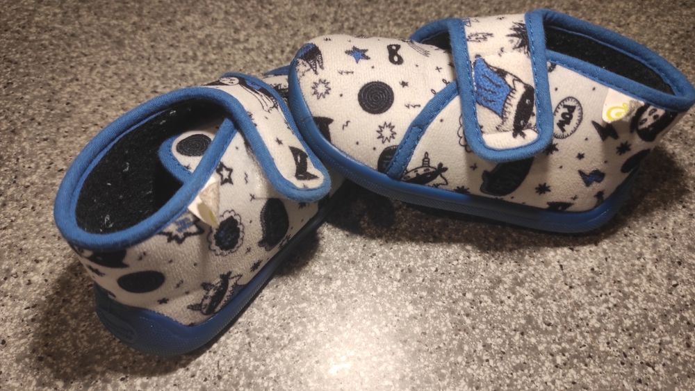 Conjunto tênis/sandálias criança