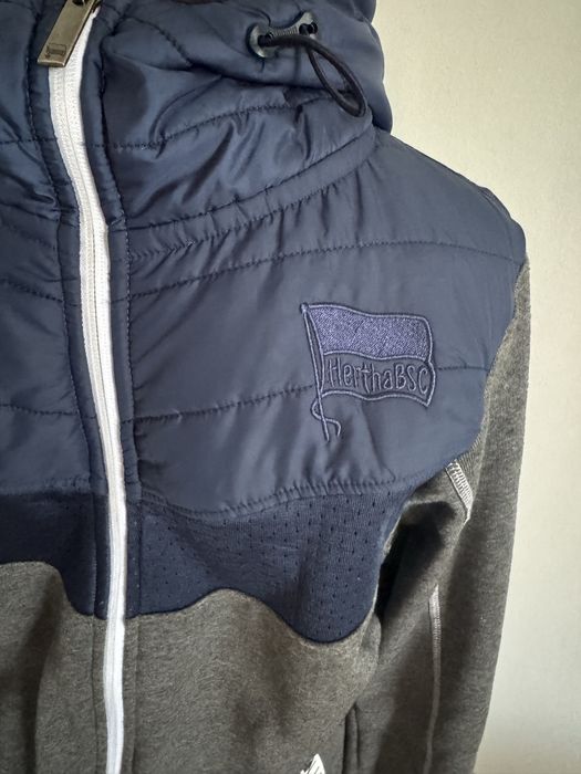 HERTHA BSC BERLIN Bluza Premium Rozpinana z Kapturem Granatowa IDEALNA M