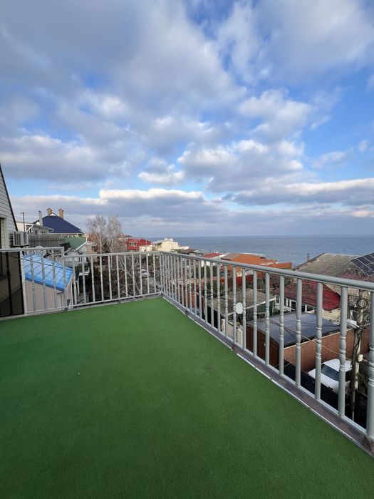 Терміновий продаж! Будинок в Совіньйон прямим видом на море!