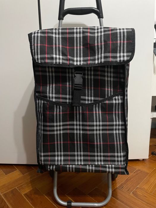 Carrinho de compras em ótimo estado