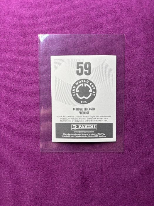 Lionel Messi The Emblem cromo Panini Mundial 2025