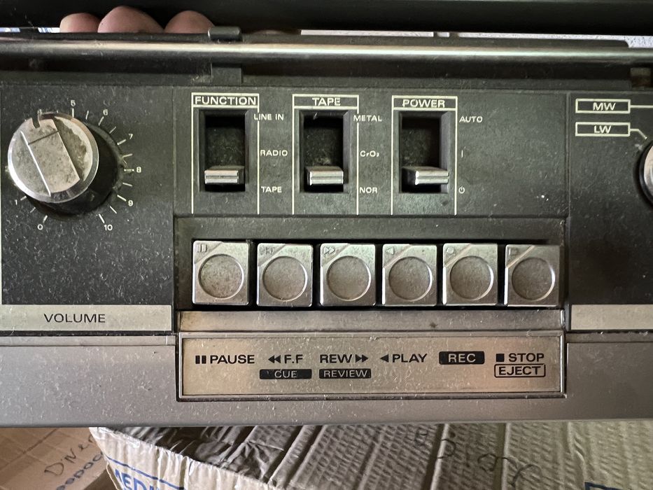 Boombox radio Hitachi