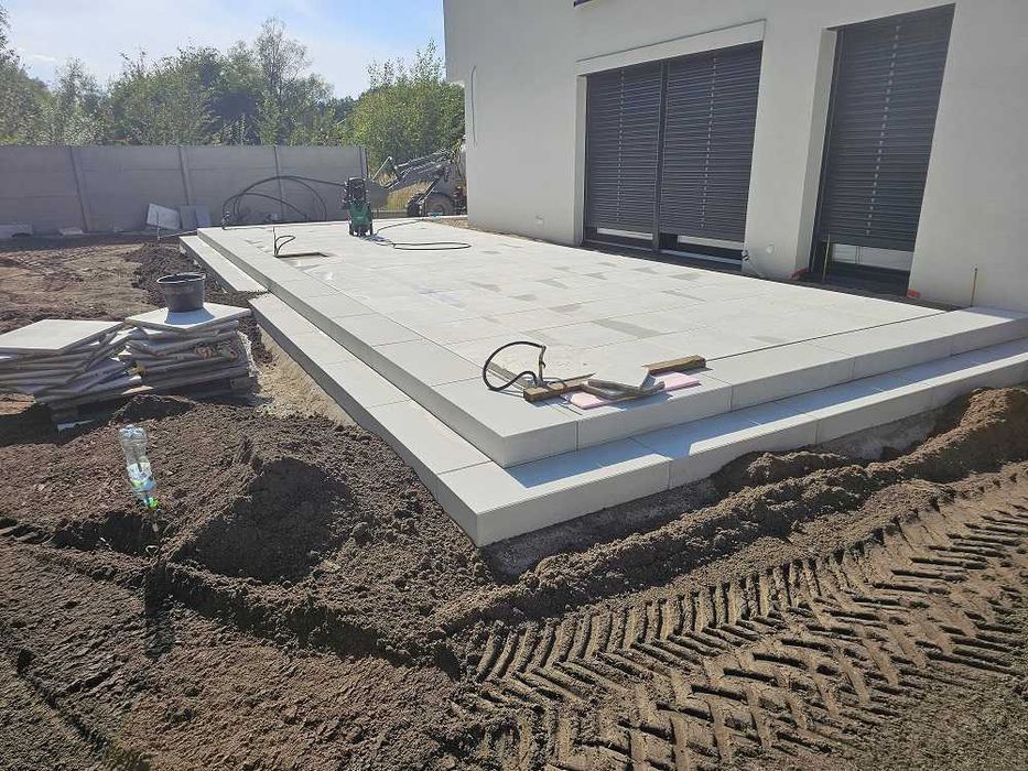 Brukarstwo, Taras, Podjazd Układanie kostki brukowej Usługi brukarskie