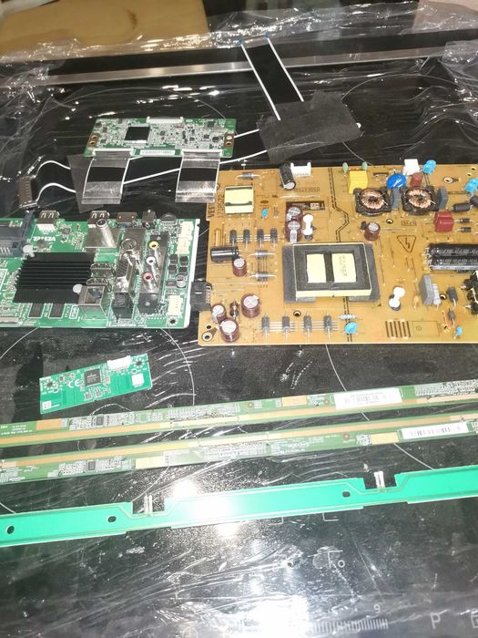 Телевизори на запчастини. Philips 5.5 Toshiba 43. JTC32